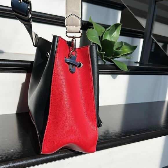 RoxyMilo Tricolor Vegan Leather Shoulder Tote Crossbody Bag with Tassels - Picture 5 of 13